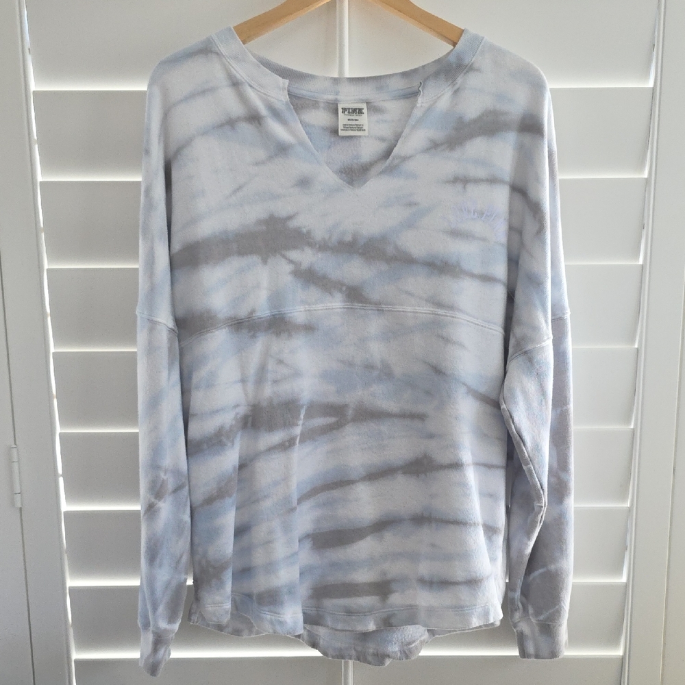PINK Victoria's Secret Blue and White V-Neck Shirt